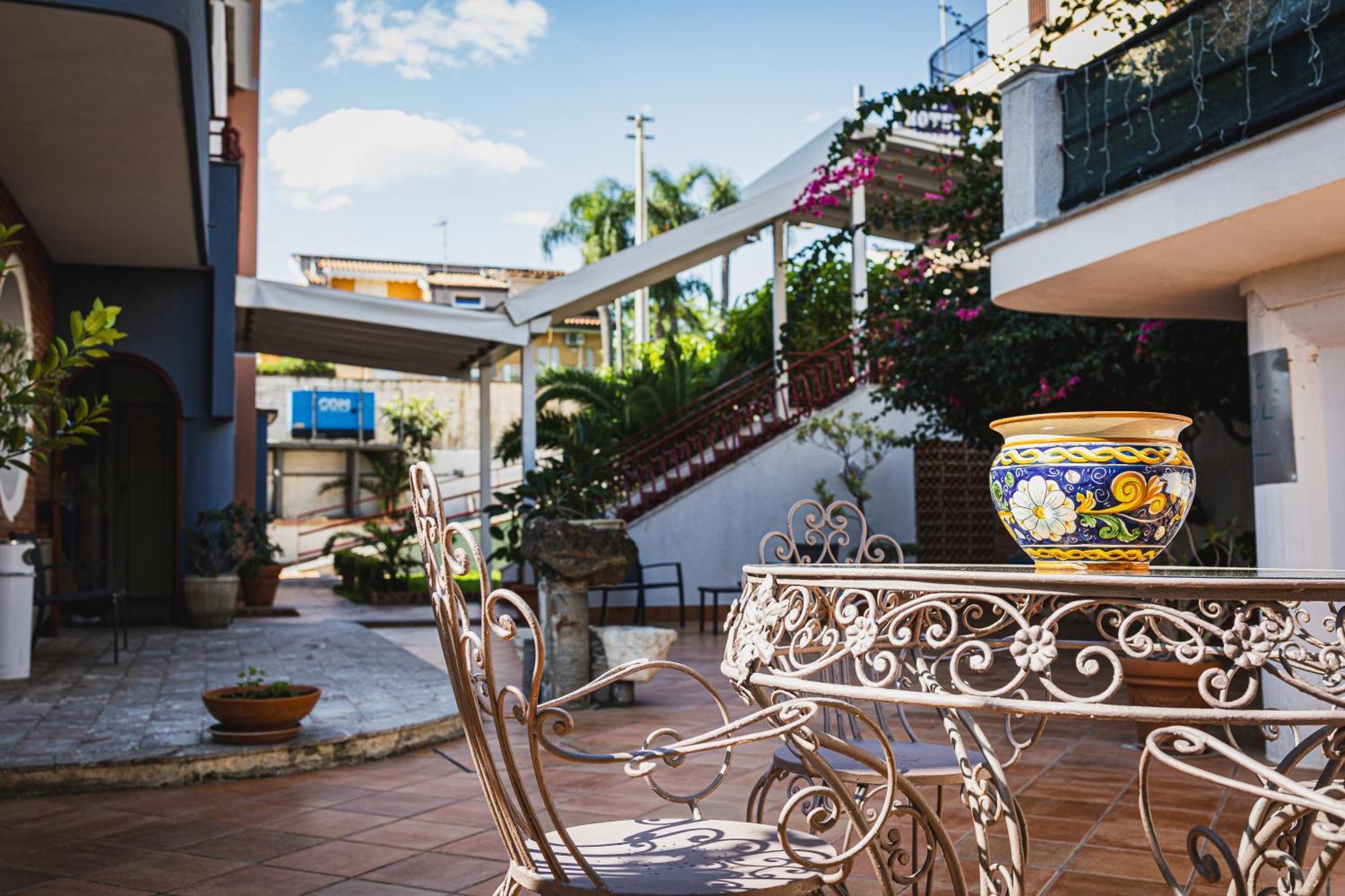 Hotel Alexander Giardini Naxos Exterior photo